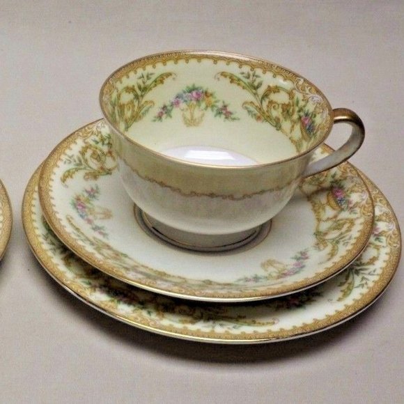 Noritake China Nanette set of 2 - 3 pc Footed Teacup, Saucer and Luncheon Plates - Picture 3 of 16